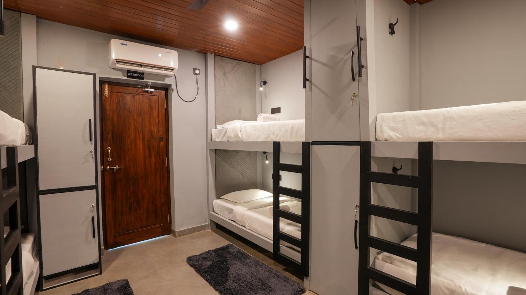 Sort By , Hostel Siolim